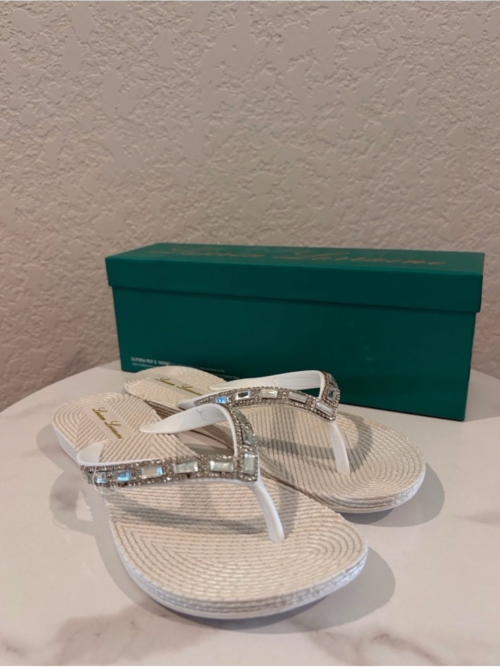 Lauren Lorraine Gigi
Rhinestone Flip Flops Slides In White NWT
